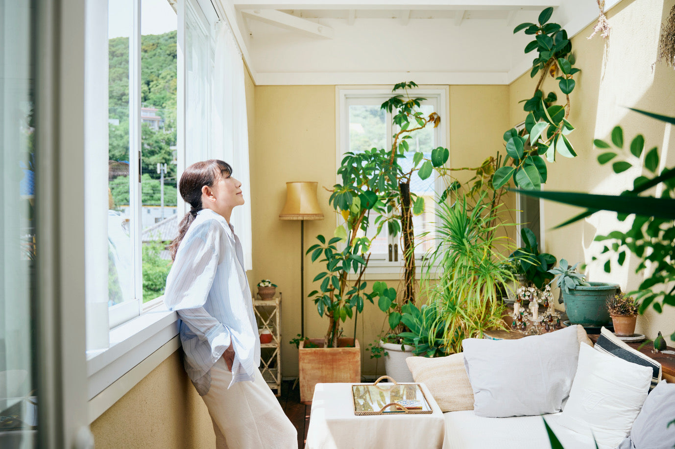 植物と陽だまりと。秘密のサンルームで過ごす、自分時間。