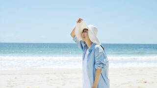 老けまぶたも、暑苦しさも一掃。夏のアイメイク、最適解。